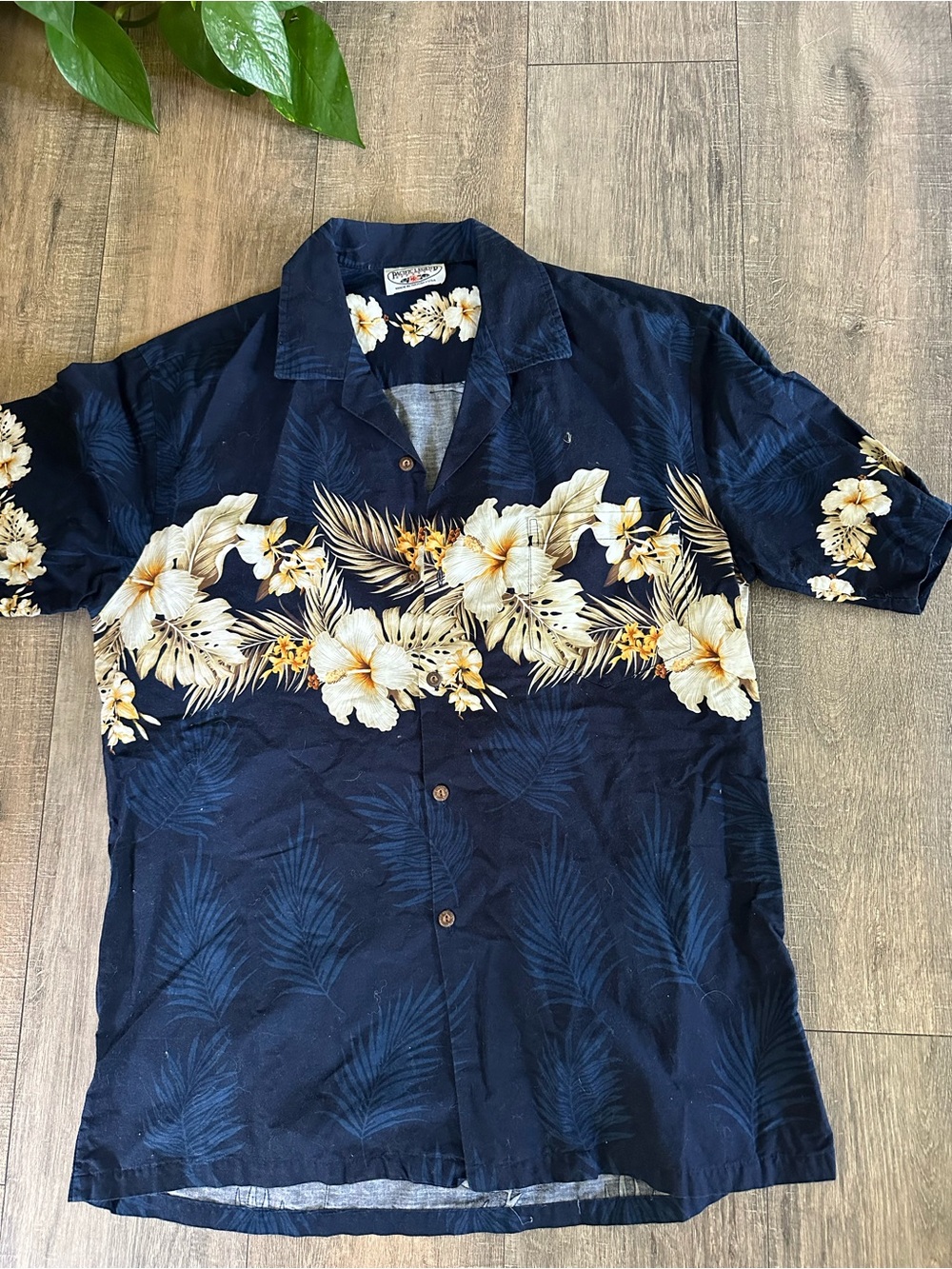 Men’s Large Pacific Legend Navy Floral Hawaiian Short-Sleeve Men's Shirt Large
